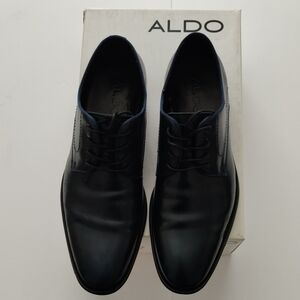 NIB - ALDO Men's Classic Dark Blue Oxfords